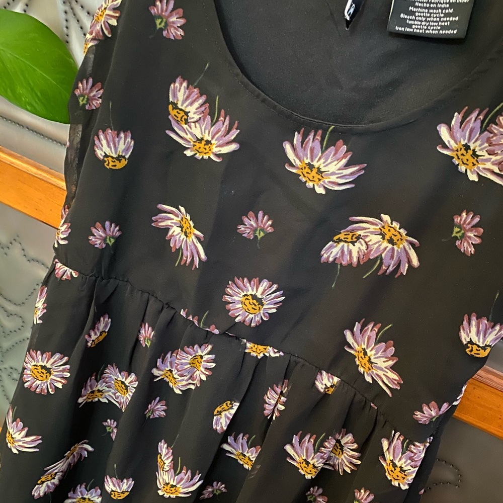 2/$10- O’Neill- Scoop Neck High Low NEEDS REPAIR - Picture 5 of 13